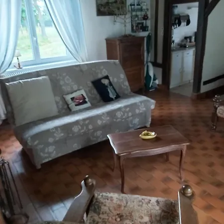 Maison à La Campagne, Coté Forêt Hébergement de vacances Beaubray