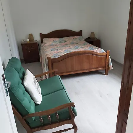 Maison à La Campagne, Coté Forêt *