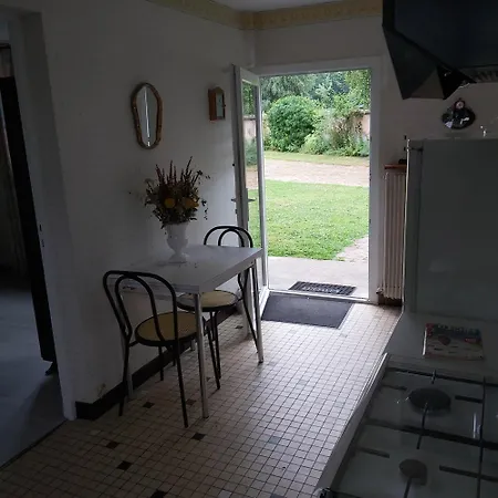 Maison à La Campagne, Coté Forêt *